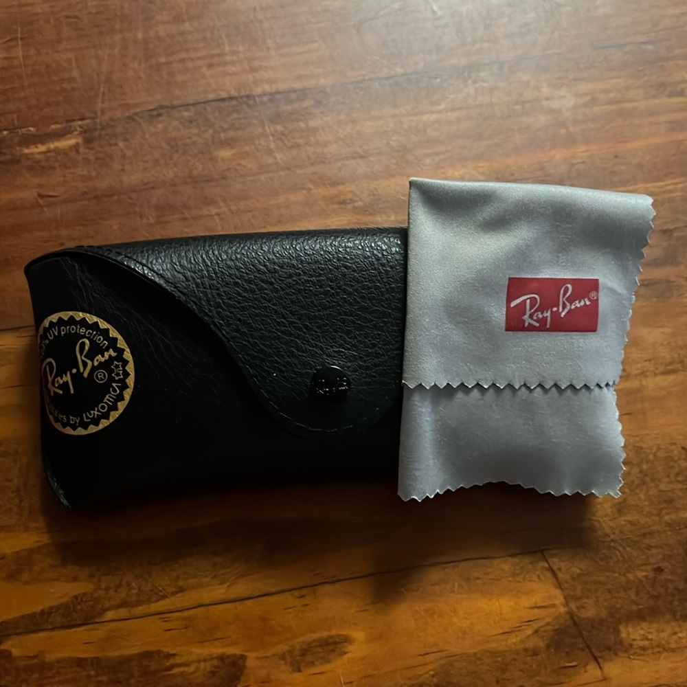 Ray-Ban Case and dust cloth